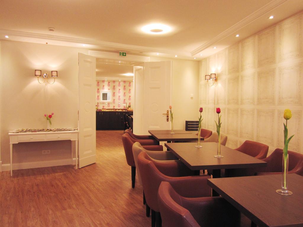 Rewari Hotel Berlin Bagian luar foto