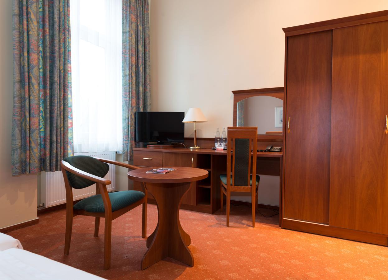 Rewari Hotel Berlin Bagian luar foto