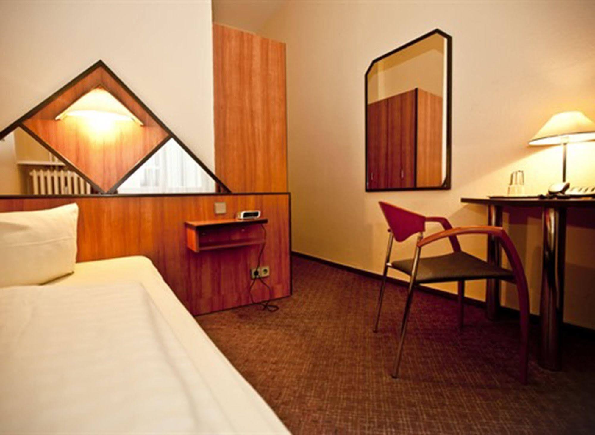 Rewari Hotel Berlin Bagian luar foto