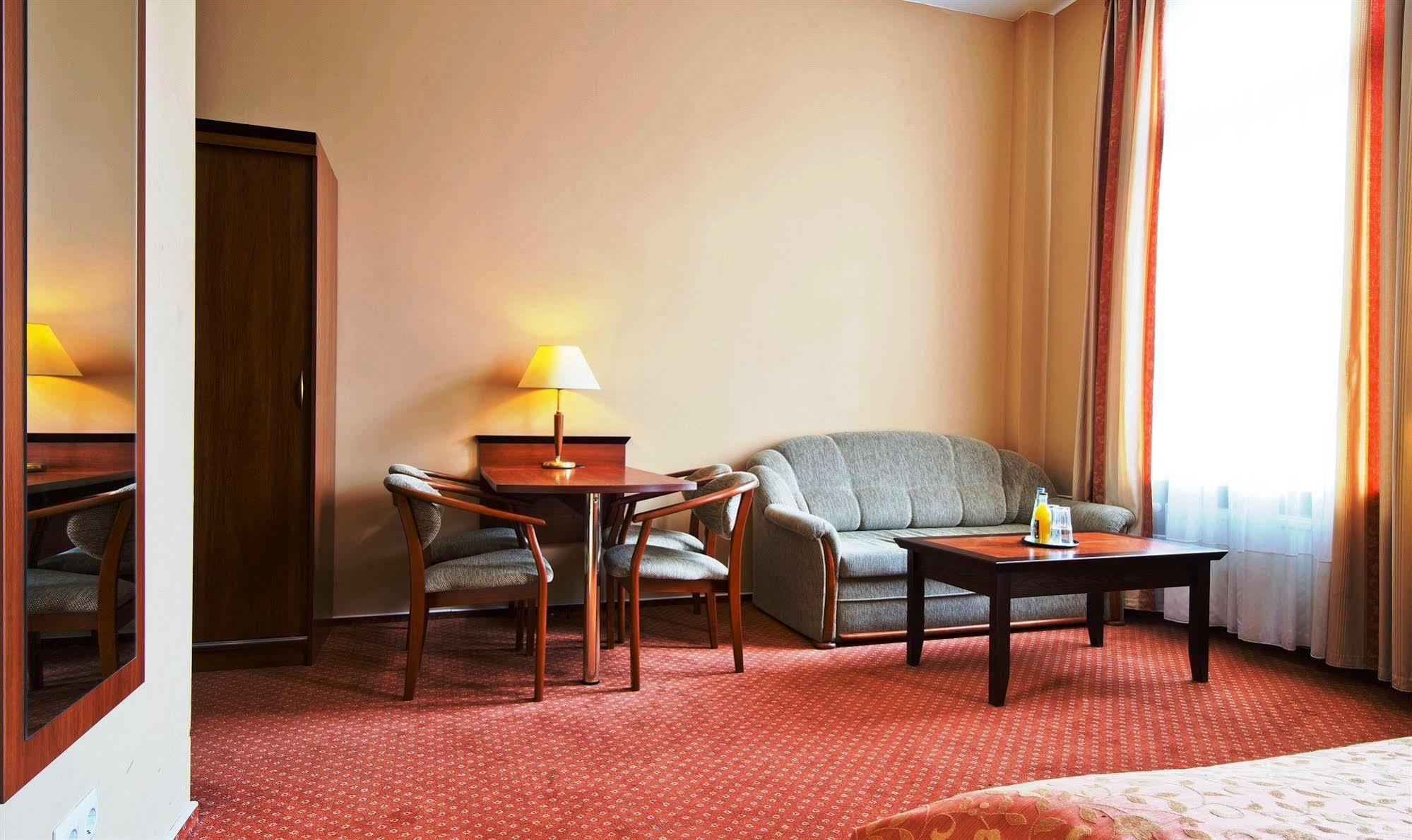 Rewari Hotel Berlin Bagian luar foto