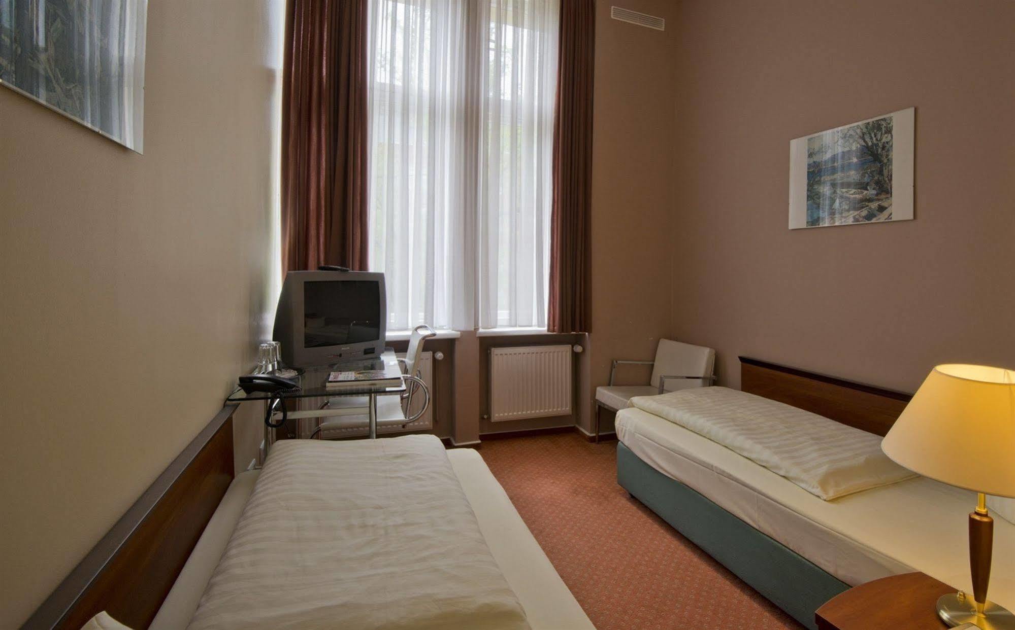 Rewari Hotel Berlin Bagian luar foto